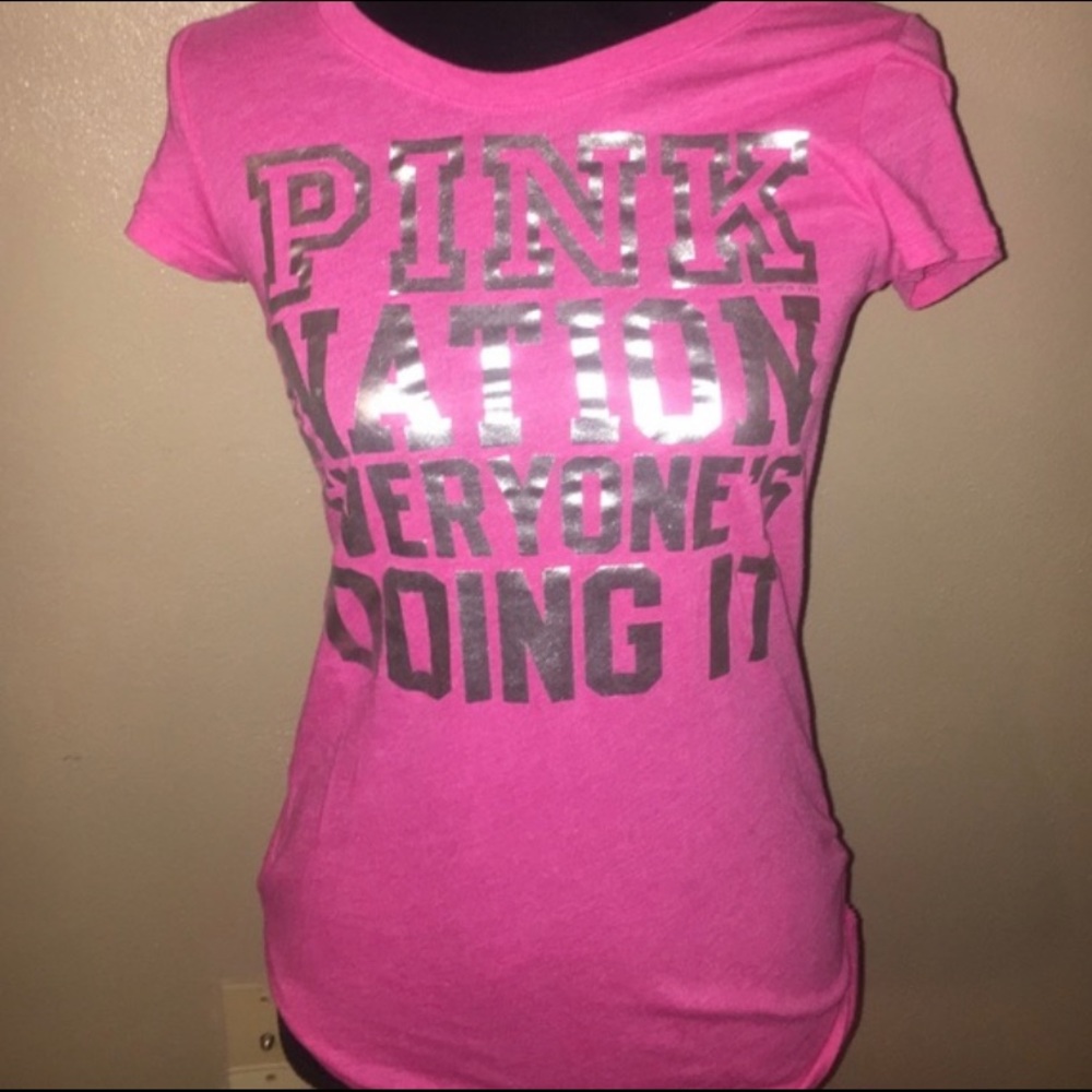 VS pink T-shirt